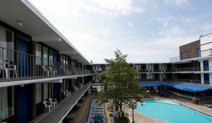 Brittany Motel Вайлдвуд Экстерьер фото